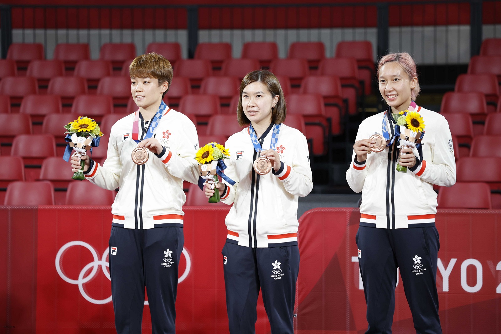 2020东京奥运女子乒乓球团体赛铜牌得主（左起）杜凯琹、李皓晴及苏慧音 (2021) 相片提供︰港协暨奥委会