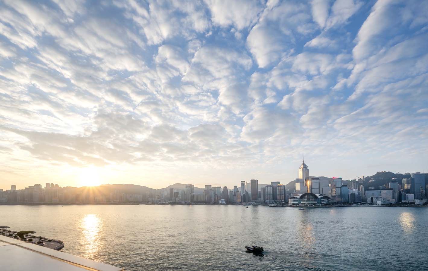 维多利亚港日出 (2023)