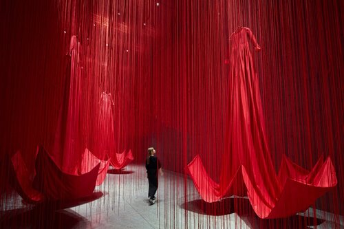 Dreamscapes unfold! M+, Asia’s global museum of contemporary visual culture in the West Kowloon Cultural District, presents "Dream Rooms: Environments by Women Artists 1950s–Now". This exhibition, running until 18 Jan 2026, features 12 installations by trailblazing women artists https://t.co/9w0D59Buju
