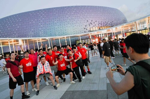 Goooaaalll ! A record home crowd of more than 42,500 football fans at the new Kai Tak Stadium yesterday (Jun 10) cheered team Hong Kong, China to a dramatic 1-0 victory over India thanks to a stoppage-time penalty goal in the Asian Cup Group C qualifier. The remarkable result https://t.co/am4TGU1L0R
