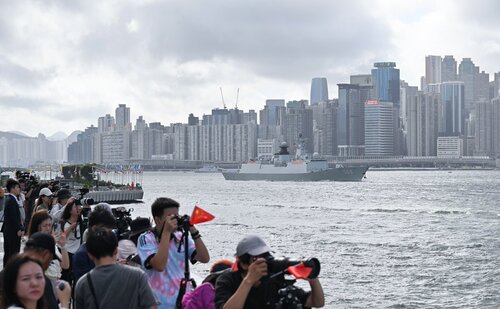Ahoy! A People’s Liberation Army’s naval task group, featuring the guided-missile destroyer Nanning and guided-missile frigate Hengyang, arrived in Hong Kong for a five-day port call from July 2 - 6, which formed part of the celebrations marking the 29th Anniversary of the https://t.co/HDTuT4J4ks