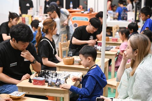 A real page-turner! The 36th Hong Kong Book Fair is underway at the Hong Kong Convention and Exhibition Centre (til Jul 21). Under the theme “Cultural Legacy | Joyful Journeys,” book lovers can dive into over 600 cultural events and embark on a journey from Hong Kong to the https://t.co/oBY2WOxzvp