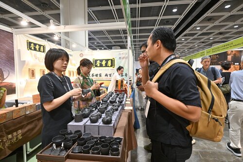 Serving up a feast of opportunities in Hong Kong! The 36th Food Expo (Aug 13–17) is underway at the Hong Kong Convention and Exhibition Centre, bringing together buyers, suppliers and foodies to sample the latest flavours, trends and business opportunities. Together with Food https://t.co/23jOkAvf0K