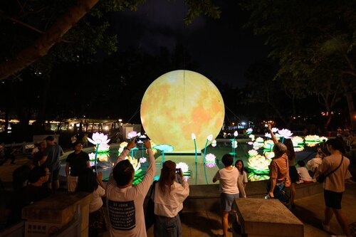Great news for lantern lovers! Due to overwhelming public interest, the International Lantern Spectacular has been extended — all lantern installations will remain on display in Victoria Park until 4 October, giving everyone more time to soak up the Mid-Autumn magic. Wander https://t.co/7Kmdnshc1f