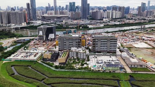 Hong Kong is powering up as an international I&amp;T hub! Discover how the city is building a world-class innovation and technology ecosystem, anchored by 3 major I&amp;T parks and 5 key R&amp;D institutions. The Northern Metropolis development is in full swing, with construction of the https://t.co/m3FOT7hHt8