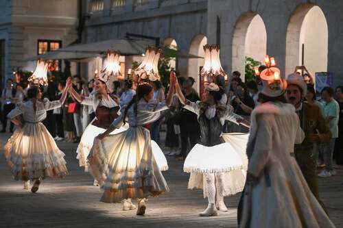 Immerse yourself in French culture in May🇫🇷🥖! Take a look at the highlights of the French May Arts Festival 2025 French May 法國五月 this month: The French GourMay Food & Wine Festival (till May 31) features the distinctive French GourMay markets alongside Trampoline X Hip Hop Performance.  ‘Le Bal’, a street parade blends magnificent horse-drawn carriages with dancers and acrobats, is a must-see at 大館 Tai Kwun (till May 18). What’s more, the groundbreaking exhibition ‘The Hong Kong Jockey Club Series: Picasso for Asia—A Conversation’ co-presented by M+, WestK (till Jul 13), is a long-running hit in town.    Programmes: https://www.frenchmay.com/en-us/articles/all_programmes   #HongKong #BrandHongKong #asiasworldcity #ArtsAndCulture #megaevents #megaHK #FrenchMay #FrenchMayArtsFestival #PicassoForAsia