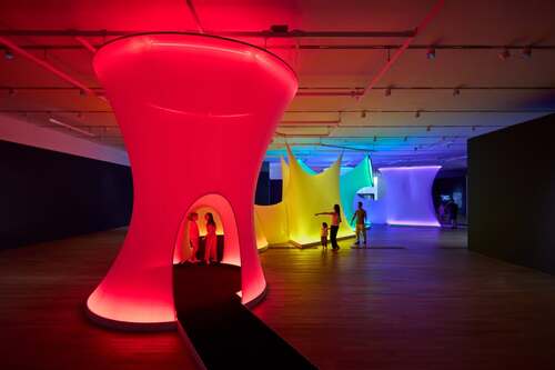 Dreamscapes unfold!💭 M+, Asia’s global museum of contemporary visual culture in the West Kowloon Cultural District, presents "Dream Rooms: Environments by Women Artists 1950s–Now". This exhibition, running until 18 Jan 2026, features 12 installations by trailblazing women artists from Asia, Europe, and North and South America from the 1950s to the present.  These immersive, multi-sensory works invite visitors to enter and interact with the space, underscoring that art is a mind-body experience. Enter the dream rooms and be swept away. 🌟  Photo: M+, WestK  #hongkong #hk #brandhongkong #asiasworldcity #megaevents #megaHK #artsandculture #DreamRooms