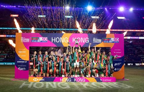 Hong Kong Sevens’ Golden Jubilee Ends on a High🏉 The Hong Kong Sevens celebrated its 50th anniversary by welcoming over 113,000 fans from Hong Kong and around the world to Kai Tak Sports Park for a spectacular tournament (Apr 17-19).   South Africa emerged victorious by defeating defending champs Argentina (35-7) in the men's final to win the title for the first time. New Zealand continued their dominance of the women's competition, beating Australia 19-14 to secure their fourth consecutive Hong Kong Sevens triumph.   Congratulations to the Hong Kong, China men’s team for clinching the Melrose Claymores title for the third consecutive year, with a 19-15 win over Japan. Wearing replica kits from the inaugural 1976 tournament added a meaningful historic touch to their victory.   With thrilling matches, vibrant entertainment and joyful fan village experiences, the three-day rugby extravaganza once again showcased Hong Kong as a premier international hub for major events.✨   See you at the Sevens next year!🎉   Photo 3, 10: World Rugby  #hongkong #brandhongkong #asiasworldcity #megaevents #megaHK #HKSevens #HKCR #KaiTakSportsPark