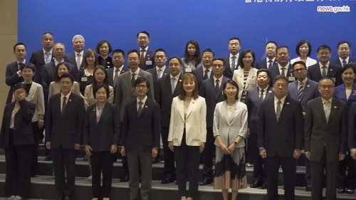 Chief Executive John Lee yesterday (Jun 1) kicked off a five-day trip to Central Asia. He's leading a large delegation of over 70 enterprise and professional representatives from Hong Kong and the Chinese Mainland to strengthen bilateral relations and promote Hong Kong's advantages in Kazakhstan and Uzbekistan. In Astana on the first day of his visit, Mr Lee met with leaders and government officials of Kazakhstan, including the Deputy Prime Minister and Minister of National Economy of Kazakhstan, Serik Zhumangarin and President of Kazakhstan, Kassym-Jomart Tokayev, to exchange views on deepening bilateral relations. Mr Lee led delegation members to visit the Astana Hub, a local technology and innovation park, and the Astana International Financial Centre. He also witnessed the exchange of several memoranda of understanding (MoUs) between organisations from both sides.  https://www.info.gov.hk/gia/general/202606/01/P2026060100604.htm  #hongkong #brandhongkong #asiasworldcity #CentralAsia #Kazakhstan