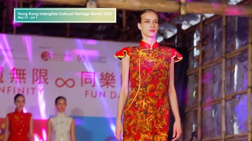 Summer sizzle! 📣Hong Kong pulses with a plethora of exciting events this summer. Volleyball Nations League electrified the city with top-tier athletic action, solidifying Hong Kong’s status as Asia’s premier sports hub. Explore the magnificence of Islamic art at a special exhibition. An immersive digital exhibition showcases the exquisite artistry of traditional Chinese patterns. "Hong Kong ICH Month" in June offered a chance to experience aspects of Hong Kong's rich intangible cultural heritage, while July unveils the Hong Kong Book Fair and Ani-Com & Games. With a range of mega events and vibrant culture, Hong Kong continues to dazzle as Asia’s world city. ✨  Acknowledgements: Derry Ainsworth Hong Kong Palace Museum Leisure and Cultural Services Department Volleyball Association of Hong Kong, China  今個夏天精彩活動浪接浪！📣世界女排聯賽香港站上演連串緊張刺激賽事，鞏固香港亞洲體育盛事之都的地位。伊斯蘭藝術展覽展示瑰麗文化，沉浸式數字體驗展以科技呈現中國傳統紋樣之美。六月的「香港非遺月」讓大家體驗本土文化，而七月則有香港書展及香港動漫電玩節接棒登場！多元盛事與充满活力的文化，持續令香港這個亞洲國際都會閃閃發光！ ✨  鳴謝： Derry Ainsworth 香港故宮文化博物館 康樂及文化事務署 中國香港排球總會  @vbahk @hongkongpalacemuseum @lcsdplusss   #hongkong #brandhongkong #asiasworldcity #dynamichk #megaevents #megaHK #香港 #香港品牌 #亞洲國際都會 #活力澎湃 #盛事之都 #盛事香港