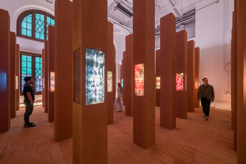 Embark on a journey into the world of Yijing! Experience "Book of Changes: The Art of Basil Pao", running until 20 Feb 2026 at Tai Kwun. The heritage exhibition features two striking photo series - The Great Walls of China and Glimpses of Silence - by Hong Kong photo artist Basil Pao, explores the Yijing, or Book of Changes, and its enduring influence on contemporary society, revealing how cultural heritage continues to inspire artistic creativity. Visitors can also engage in the "Consulting the Book of Changes" interactive activity to gain a glimpse into the mysteries of the future.✨  https://www.taikwun.hk/en/programme/detail/book-of-changes-the-art-of-basil-pao/1661  Photos: @taikwun.hk   踏上探索《易經》之旅。「易經：鮑皓昕攝影藝術」現正於大館展出（展期至2026年2月20日）。展覽展出香港攝影藝術家鮑皓昕兩組攝影系列：《中國牆城》和《觀靜錄》，探索《易經》及其在當代社會的持久影響⼒，展⽰文化遺產如何塑造藝術創造力。展覽更設有「易經占⼘」互動環節，讓觀眾體驗占⼘問事，親⾝探索未來啟示。✨  https://www.taikwun.hk/zh/programme/detail/book-of-changes-the-art-of-basil-pao/1661  相片：大館  #hongkong #hk #brandhongkong #asiasworldcity #megaevents #megaHK #artsandculture #BasilPao #香港 #香港品牌 #亞洲國際都會 #盛事之都 #盛事香港 #藝術與文化 #鮑皓昕