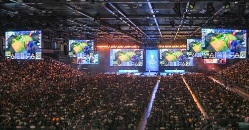 E-sports fever!🎮🔥 For the first time ever, the LCK Cup Finals was held outside of Korea, with Kai Tak Arena playing host to history on Feb 28 – Mar 1. Huge congratulations to Gen.G (GEN) for dominating the 2026 LCK Cup and sweeping the championship 3–0 against BNK FEARX (BFX)!🏆👏 This massive event reinforces Hong Kong as a premier destination for world-class e-sports. The future of competitive gaming is bright in Hong Kong!🌟   電競熱潮席捲全城！🎮🔥LCK Cup Finals首次衝出韓國，移師香港舉辦，一連兩日在啟德體藝館盛大上演（2月28日至3月1日）。恭喜Gen.G (GEN)在總決賽中以3比0擊敗BNK FEARX (BFX)奪冠。🏆👏這場盛事不僅展現了香港舉辦世界級電競賽事的實力，同時鞏固了香港在國際電競舞台上的地位，為本地電競發展注入新動能！🌟  #hongkong #brandhongkong #asiasworldcity #dynamichk #megaevents #megaHK #LCKCup #esports  #香港 #香港品牌 #亞洲國際都會 #活力澎湃 #盛事之都 #盛事香港 #LCKCup #電競
