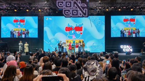 CON-CON HONG KONG 2026 (Apr 4-5), the first edition of Hong Kong’s homegrown flagship IP cultural event🎉, wrapped up at AsiaWorld-Expo with strong buzz, big crowds and non-stop energy across exhibitions, live music, licensing showcases and IP business matching. Featuring 5 immersive “Mega-Event IP” and over 80 major brands, including more than 60 local brands, the event spotlighted the exciting possibilities when IP meets tech, content, retail, live performance and community culture. The event also underscored Hong Kong’s importance as Asia’s cross-industry IP trend-culture hub🌟.   首屆由香港本地策劃的旗艦IP潮流文化盛事「CON-CON HONG KONG 2026」於4月4日至5日在亞洲國際博覽館圓滿舉行🎉，現場反應熱烈，人流暢旺，展覽、音樂演出、IP展示及商業配對等活動精彩不斷，氣氛熾熱。活動匯聚五大沉浸式IP體驗區及逾80個參展單位，當中超過60個為本地品牌，充分展現IP與科技、內容創作、零售、表演及社群文化融合所帶來的發展潛力，進一步展現香港作為亞洲跨界IP潮流文化樞紐的重要地位🌟。  @conconhk2026 #hongkong #brandhongkong #asiasworldcity #artsandculture #concon #香港 #香港品牌 #亞洲國際都會 #藝術與文化 #CONCON