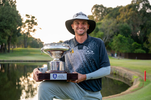 A spectacular week of blistering golf!🏌️‍♂️🔥 American John Catlin finally struck gold on his fifth attempt, capturing his maiden Link Hong Kong Open title under glorious sunshine at the Hong Kong Golf Club (Oct 25)! A special round of applause for local hero Matthew Cheung, who carded a superb three-under-par 67 in the final round to finish tied-second — the best-ever finish by a local player in the history of the Hong Kong Open! Finland’s Kalle Samooja also finished tied-second. As Hong Kong’s oldest professional sporting event, the Hong Kong Open continues to build on its rich heritage and international prestige.🌟⛳️   @thehkopen  @hkga_golf  @hkgolfclub   連場激戰！🏌️‍♂️🔥美國選手（John Catlin）在第五次參賽中，終於首次摘下領展香港高爾夫球公開賽桂冠（10月25日）！於陽光燦爛的香港哥爾夫球會，一嘗冠軍滋味。本地猛將張雄熙於最後一輪打出低於標準桿3桿的67桿佳績，最終並列第二，成為香港高爾夫球公開賽歷史上本地球員的最佳成績，贏得本地球迷一片喝采！芬蘭選手薩穆亞（Kalle Samooja）同樣並列第二。作為香港歷史最悠久的職業體育賽事，香港高爾夫球公開賽的國際聲譽正不斷提升。🌟⛳️  #hongkong #brandhongkong #asiasworldcity #megaevents #megaHK #HKOpen #Golf #AsianTour #香港 #香港品牌 #亞洲國際都會 #盛事之都 #盛事香港 #HKOpen #高爾夫球 #亞巡賽