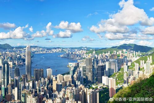 香港50越野跑系列赛获瑞典跑手Moa Stahlberg评为亚洲五大景色优美的越野跑🏃，香港50越野跑系列赛是在香港岛举行的五十公里赛事，以山顶为起点，途经香港岛多条山林路径，沿途都可以欣赏到香港的美景😍。
http://t.cn/A6d92PvT 

#香港##香港品牌##亚洲国际都会##活力澎湃# ​​​