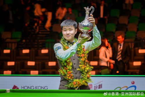 2026斯诺克世界大奖赛（2月3至8日）在香港举行，32名顶尖桌球高手云集启德体艺馆同场较量，为球迷呈献连场高水平对决。中国球手赵心童于决赛以10比6击败同为中国球手的张安达，成功夺冠。而在表演赛环节中，本地桌球名将傅家俊迎战桌球高手亨特利，同样展现精湛球技。是次赛事再次巩固香港作为亚洲盛事...全文： http://m.weibo.cn/7031177055/5264789417755698 ​