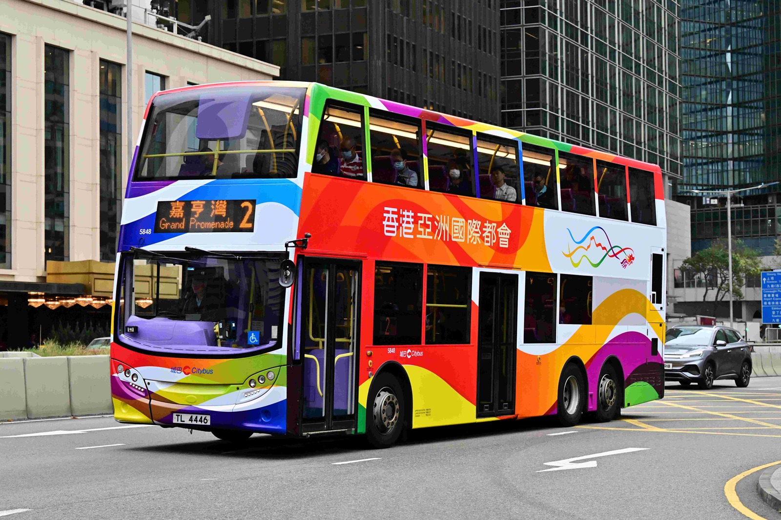 「香港品牌」巴士添上色彩繽紛的「外衣」(2025)